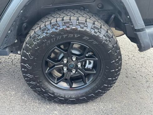 Certified 2024 Jeep Wrangler Unlimited AWD/4WD image 11