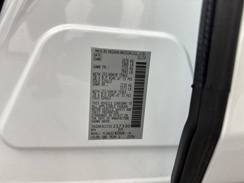 Used 2025 Nissan Pathfinder SL AWD/4WD image 38