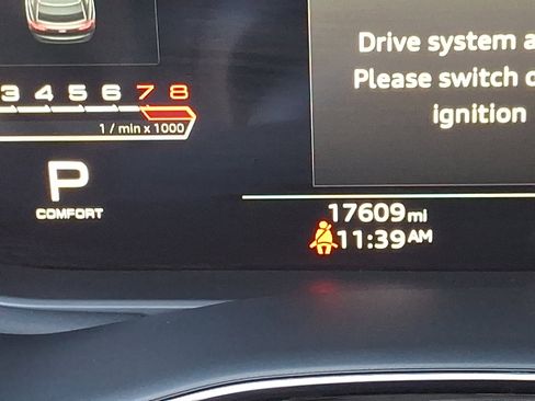 Used 2023 Audi RS Q8 image 21