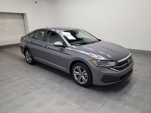 Used 2024 Volkswagen Jetta SE FWD image 11