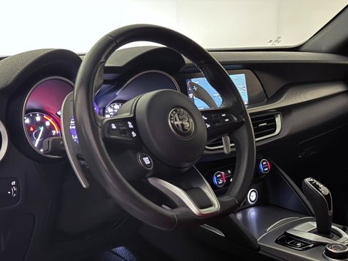 Used 2023 Alfa Romeo Stelvio Veloce AWD/4WD image 19