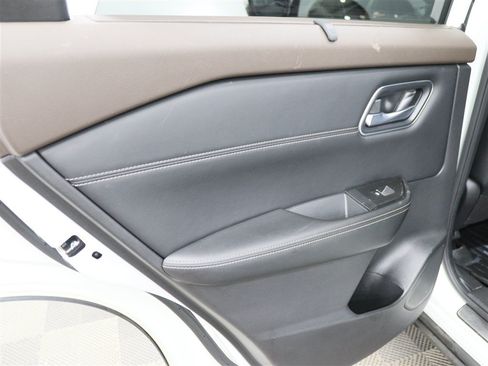 Used 2023 Nissan Rogue Platinum w/ Platinum Premium Package AWD/4WD image 19