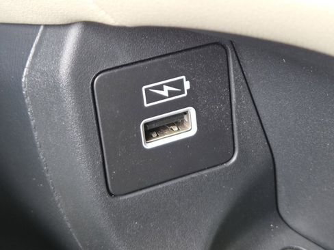 Used 2023 Honda HR-V LX image 9