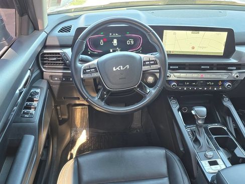 Used 2024 Kia Telluride S w/ S Sunroof Package FWD image 11