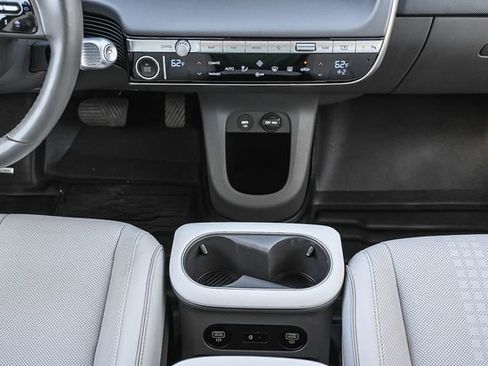 Used 2023 Hyundai Ioniq 5 SEL image 18