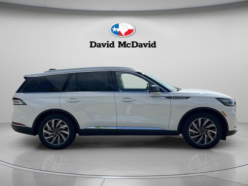 New 2026 Lincoln Aviator 2WD image 8