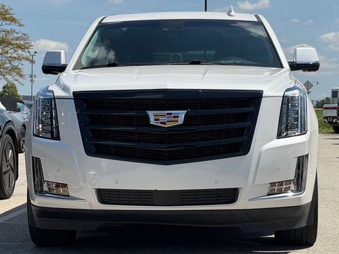 Used 2019 Cadillac Escalade ESV Premium Luxury AWD/4WD image 12