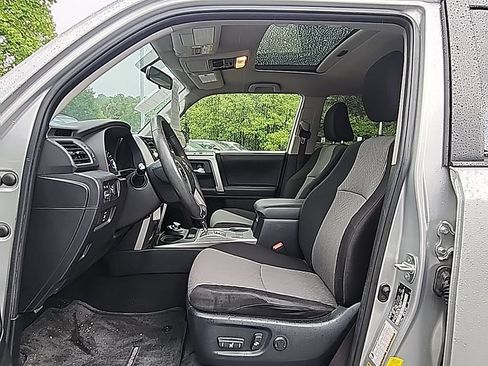 Used 2018 Toyota 4Runner SR5 AWD/4WD image 6