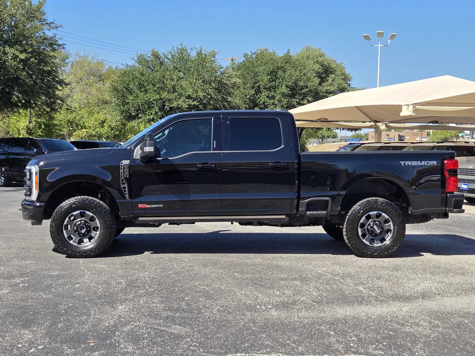 Used 2023 Ford F250 Lariat w/ Lariat Ultimate Package AWD/4WD image 4