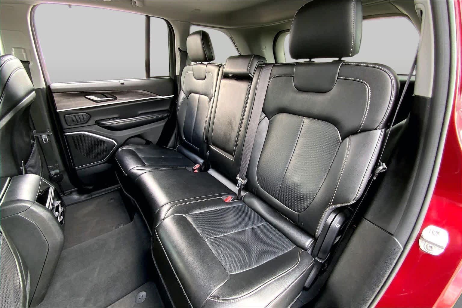 Used 2022 Jeep Grand Cherokee Limited 4xe w/ Luxury Tech Group II AWD/4WD image 20