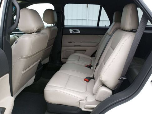 Used 2014 Ford Explorer XLT w/ Equipment Group 202A image 37