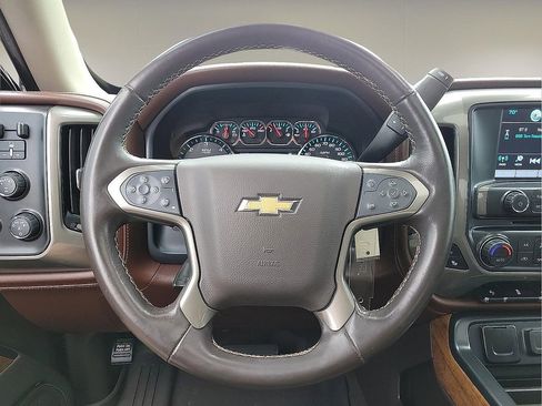Used 2018 Chevrolet Silverado 1500 High Country image 19