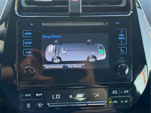 Used 2017 Toyota Prius Two FWD image 18