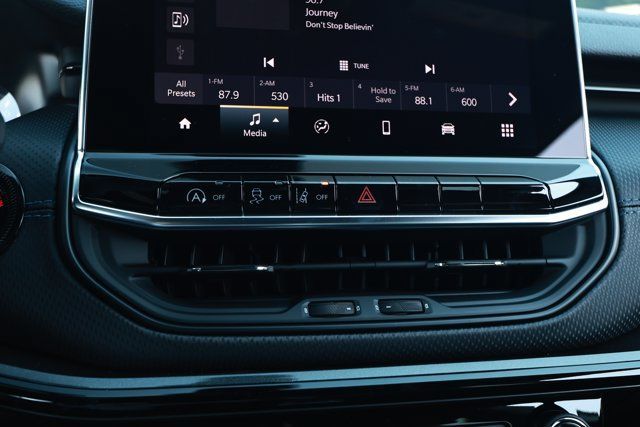 New 2026 Jeep Compass Latitude AWD/4WD image 18