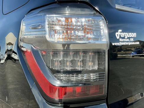 Used 2015 Toyota 4Runner Limited image 13