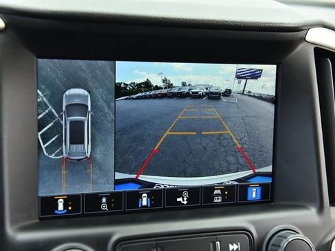 Used 2022 GMC Terrain SLT w/ Tech Package FWD image 14