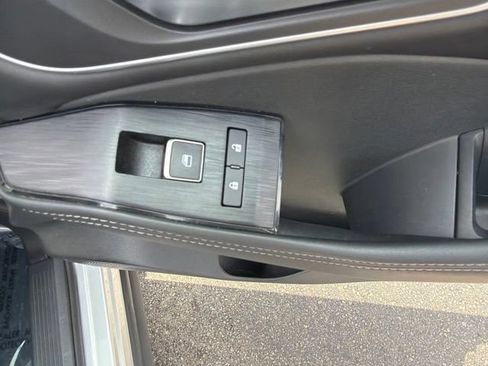 Used 2021 Nissan Rogue SL FWD image 33