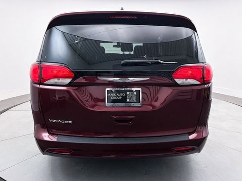 Used 2021 Chrysler Voyager L image 17