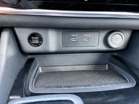 Used 2024 Nissan Rogue S FWD image 16