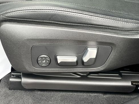 Certified 2023 BMW X4 M40i w/ Premium Package image 12