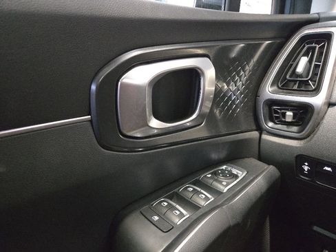 Certified 2022 Kia Sorento LX AWD/4WD image 10