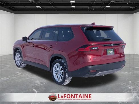 Used 2025 Toyota Grand Highlander Platinum image 3