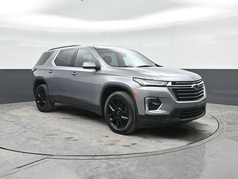 Used 2023 Chevrolet Traverse LT FWD image 6