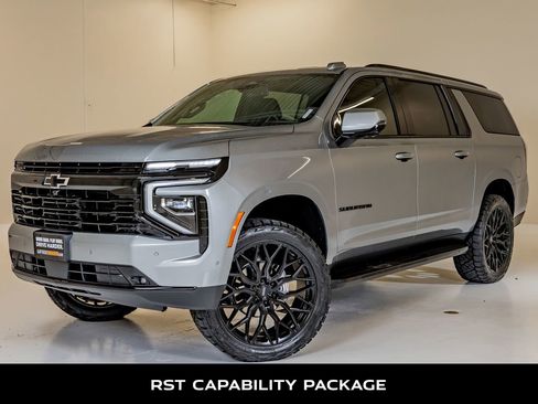 Used 2026 Chevrolet Suburban RST w/ RST Capability Package AWD/4WD image 5