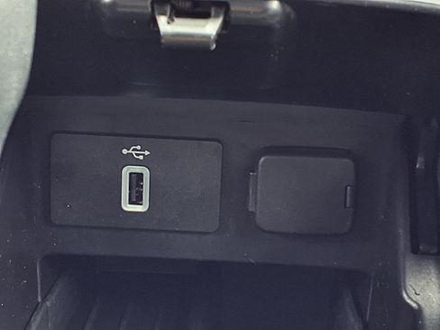 Used 2019 Ford Explorer XLT w/ Equipment Group 202A image 14