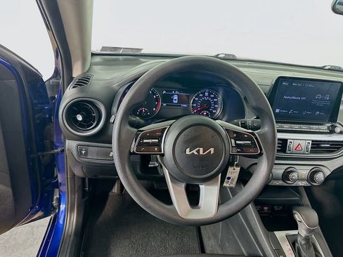 Used 2023 Kia Forte LXS image 17