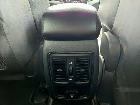Used 2019 Jeep Grand Cherokee Altitude RWD image 38