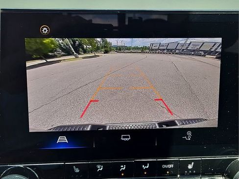 Used 2023 Chevrolet Colorado LT w/ LT Convenience Package II AWD/4WD image 19