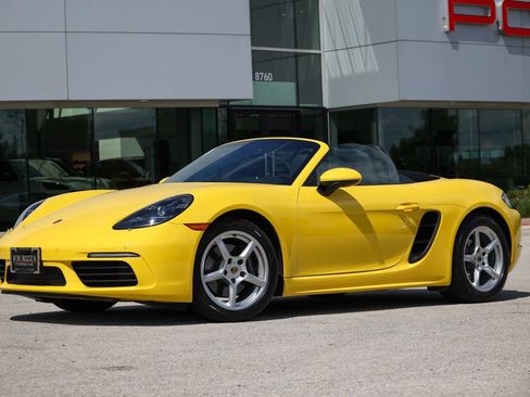 Certified 2024 Porsche 718 Boxster RWD image 34