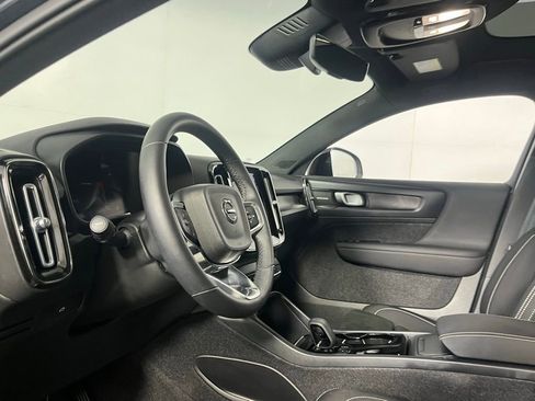 Used 2023 Volvo C40 P8 Recharge Ultimate image 22