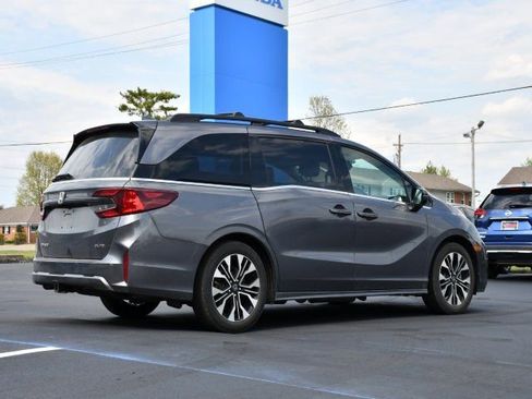 Used 2025 Honda Odyssey Elite image 7