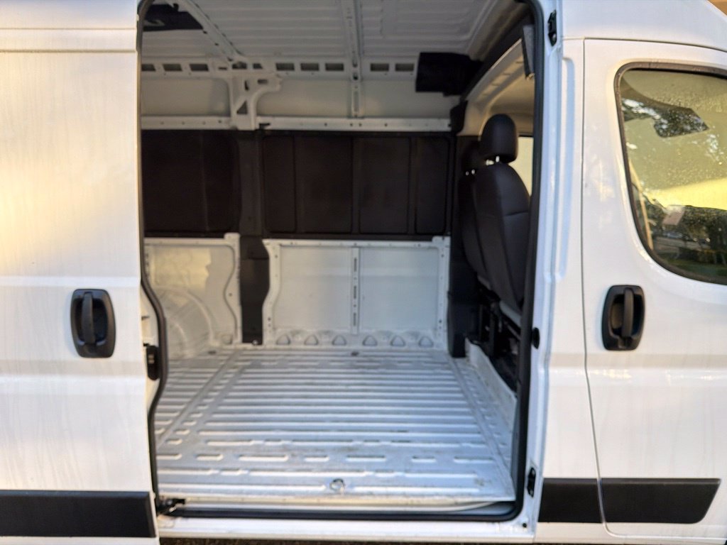 Used 2025 RAM ProMaster 2500 w/ Convenience Group FWD image 28