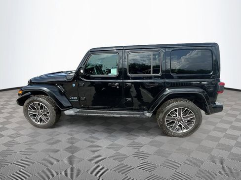 Used 2023 Jeep Wrangler Unlimited Sahara AWD/4WD image 9