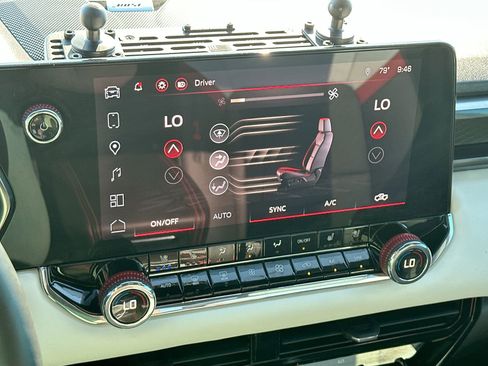 Used 2024 GMC Canyon AT4X w/ AT4X AEV Edition image 19