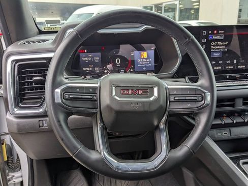 Used 2024 GMC Canyon Elevation image 14