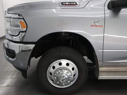 Used 2023 RAM 3500 Laramie AWD/4WD image 34
