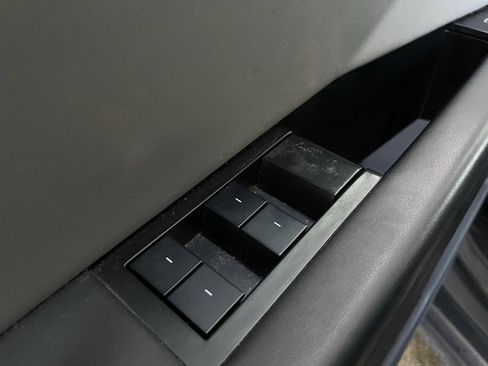 Used 2024 Tesla Cybertruck AWD Crew Cab image 34