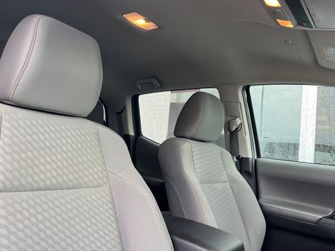 Used 2022 Toyota Tacoma 4x4 Double Cab image 16