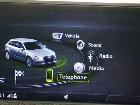 Used 2017 Audi A3 e-tron Premium Plus w/ Technology Package image 16