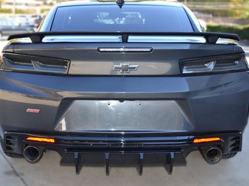 Used 2018 Chevrolet Camaro SS image 5