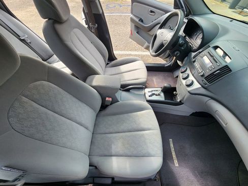 Used 2010 Hyundai Elantra GLS image 10