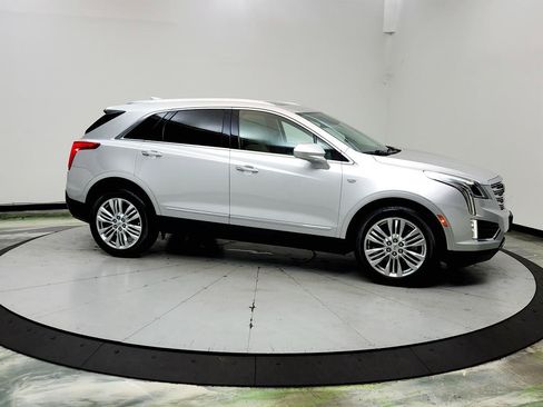 Used 2019 Cadillac XT5 Premium Luxury AWD/4WD image 4
