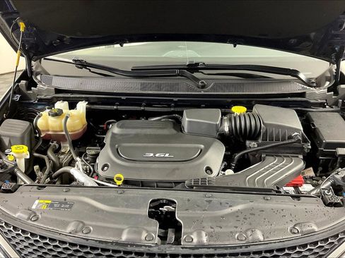 Used 2018 Chrysler Pacifica Touring-L Plus w/ Advanced Safetytec Group FWD image 31