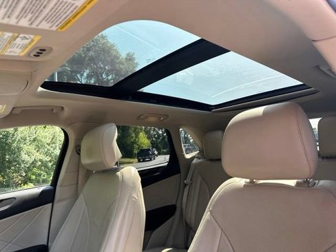 Used 2018 Lincoln MKC Reserve w/ MKC Technology Package AWD/4WD image 8