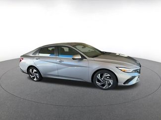Used 2025 Hyundai Elantra SEL video 2