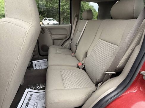Used 2007 Jeep Liberty Sport AWD/4WD image 13
